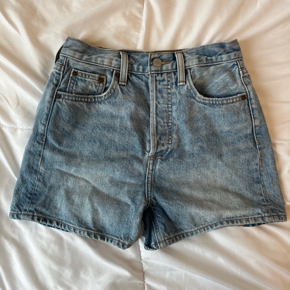 Aritzia Denim Forum The Joni Loose Short - Picture 3 of 5
